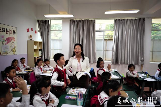 教師節(jié) 武成小學(xué)張文 (2).jpg